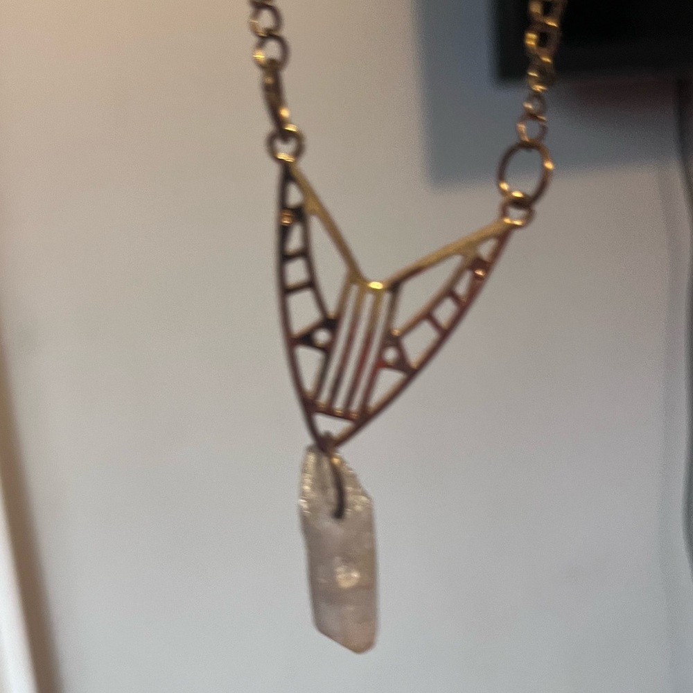 Hand made foe necklace with quartz